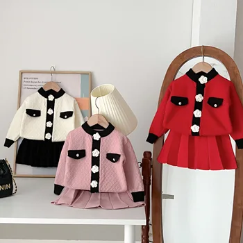 Модный комплект свитеров для девочек, осенне-зимний комплект с длинными рукавами, комплект из 2 предметов, кардиган с цветочными пуговицами и юбка в складку, комплект одежды